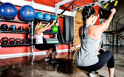 Entrenamiento en suspensión para piernas fuertes y tonificadas